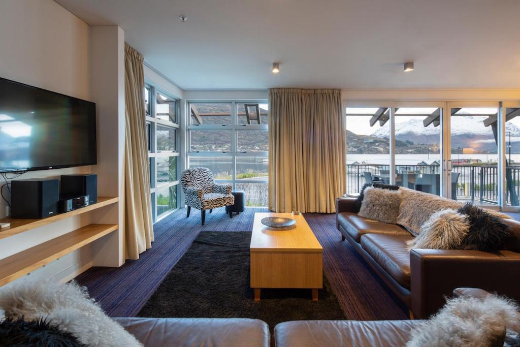 Absolute Lakefront Location - 3 Bedroom Apartment Queenstown Dış mekan fotoğraf