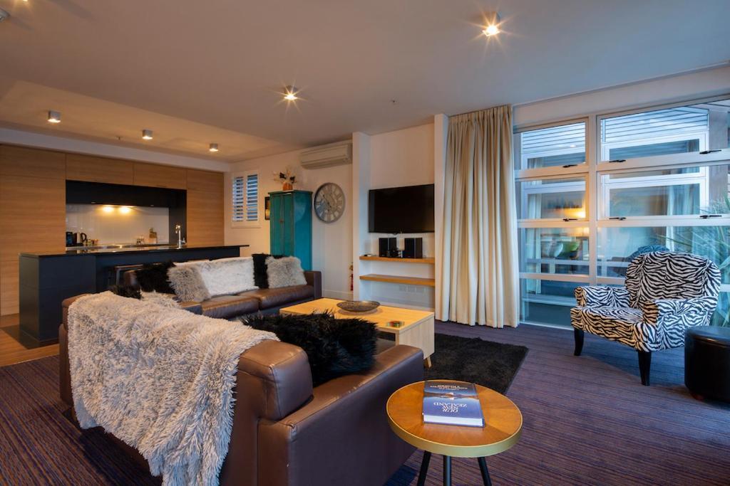 Absolute Lakefront Location - 3 Bedroom Apartment Queenstown Dış mekan fotoğraf