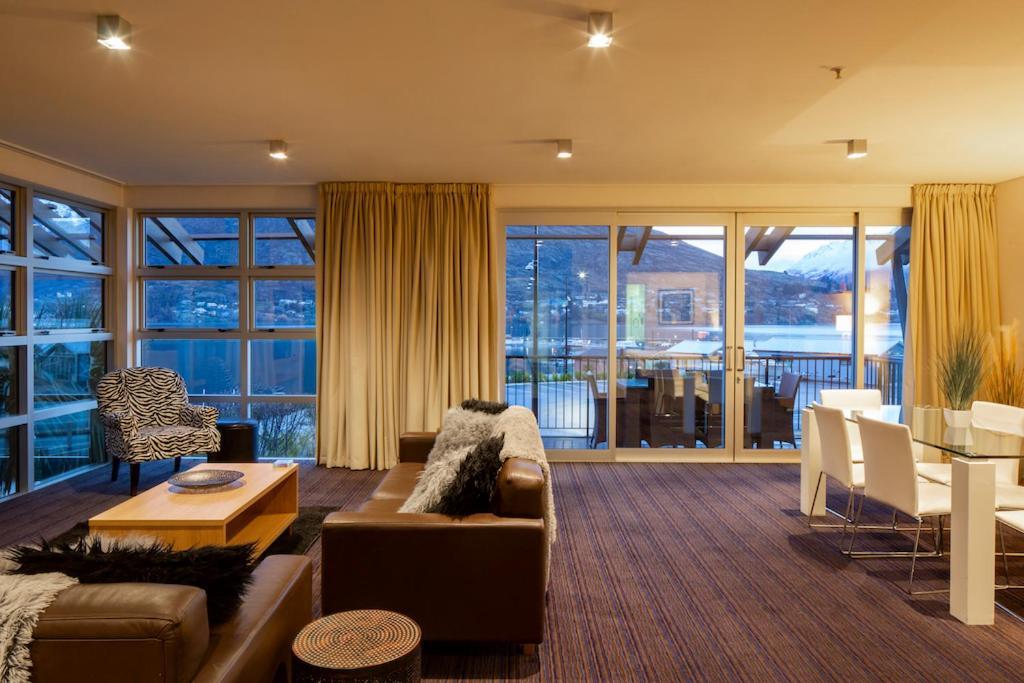 Absolute Lakefront Location - 3 Bedroom Apartment Queenstown Dış mekan fotoğraf